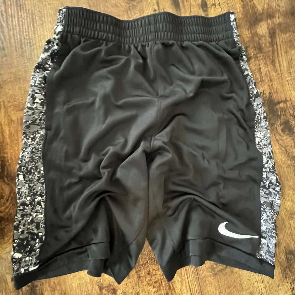 Nike Dri-FIT Basketball Shorts, Black with Camo Side Panels, Men's Size L